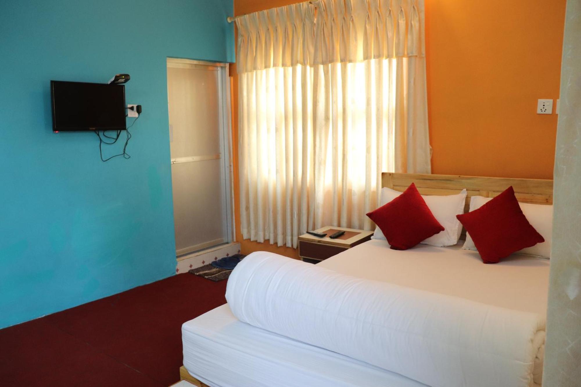 Hotel Young'S Stupa Ranipauwa Esterno foto