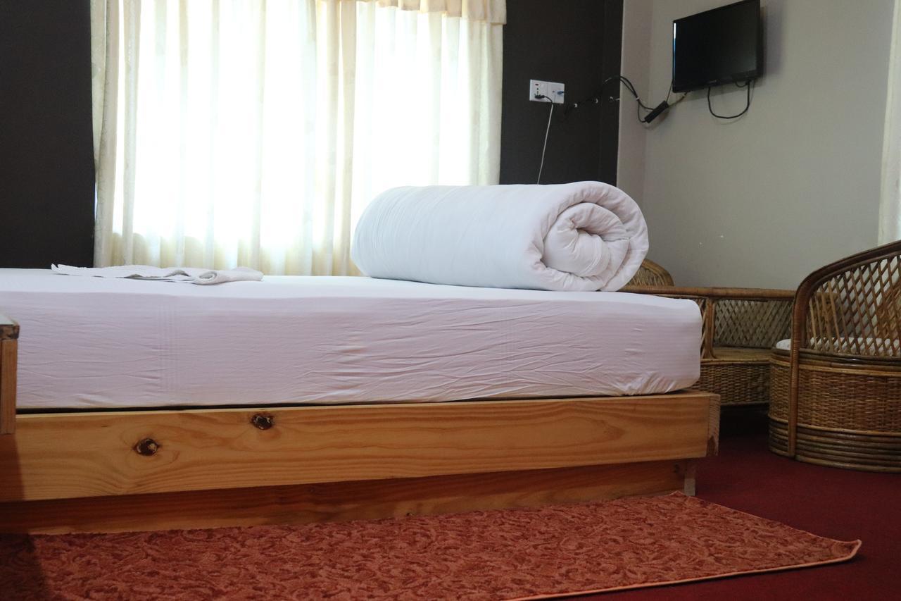 Hotel Young'S Stupa Ranipauwa Esterno foto