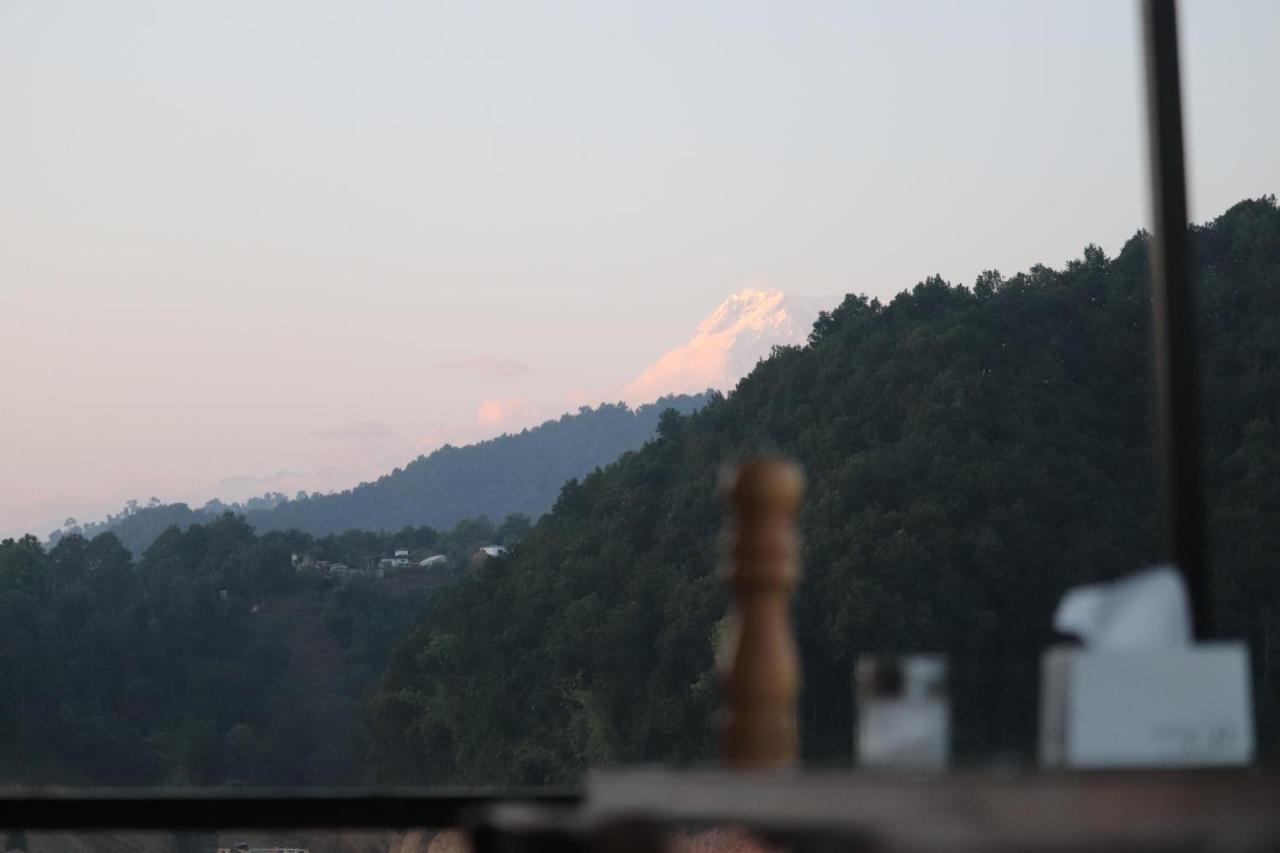 Hotel Young'S Stupa Ranipauwa Esterno foto